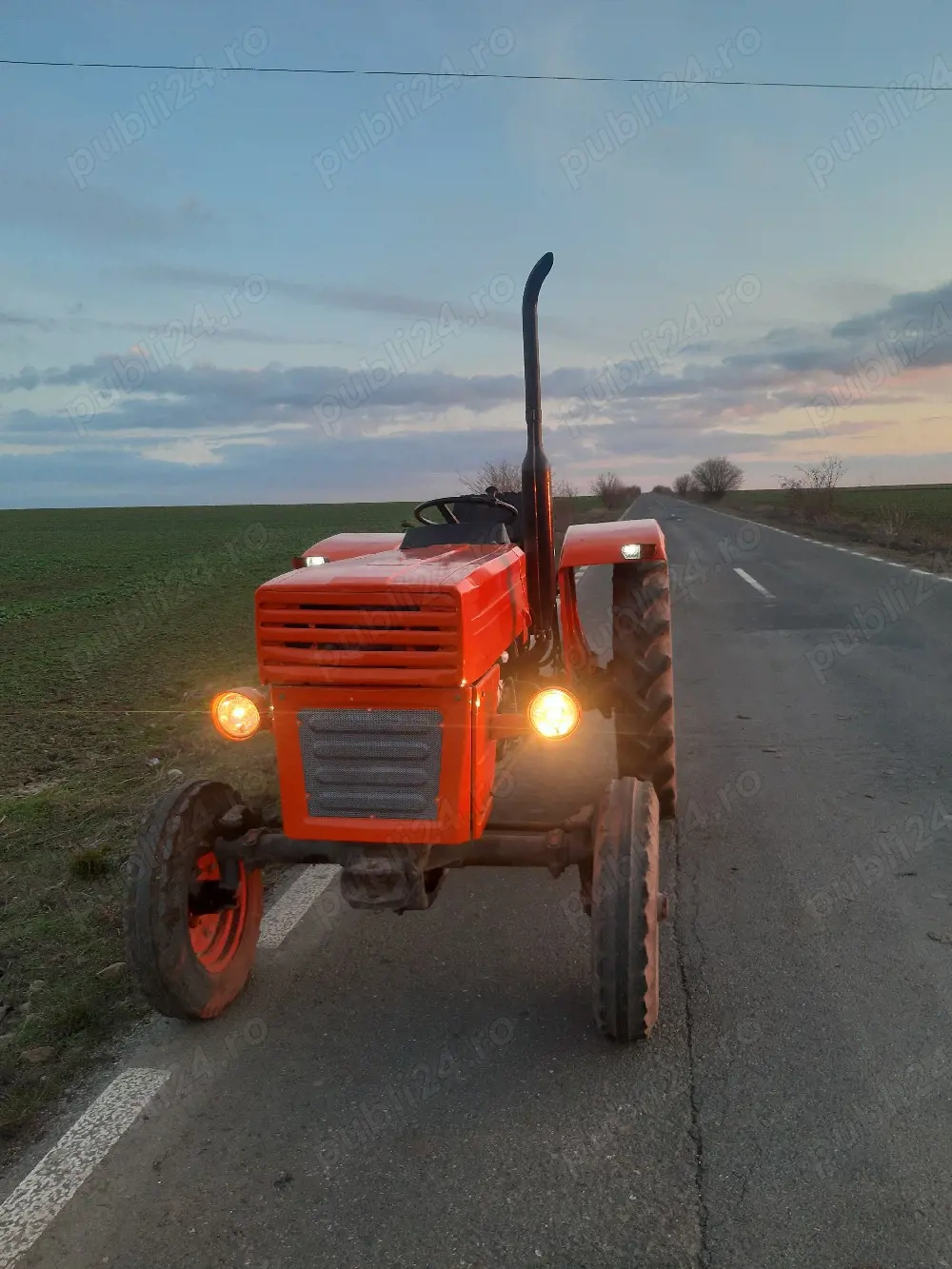 Vand Tractor Utb 445, in perfecta stare de functionare CITITI DESCRIEREA. 
