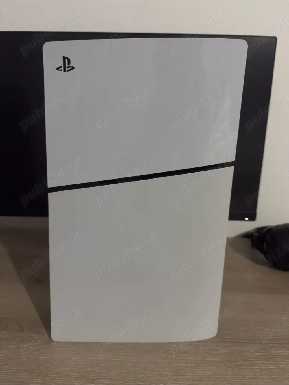 Playstation 5 slim, 1TB,ușor negociabil 