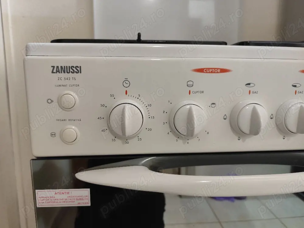 Aragaz Zanussi ZC 542 TS   Nou, complet funcțional, 4 arzătoare + cupt