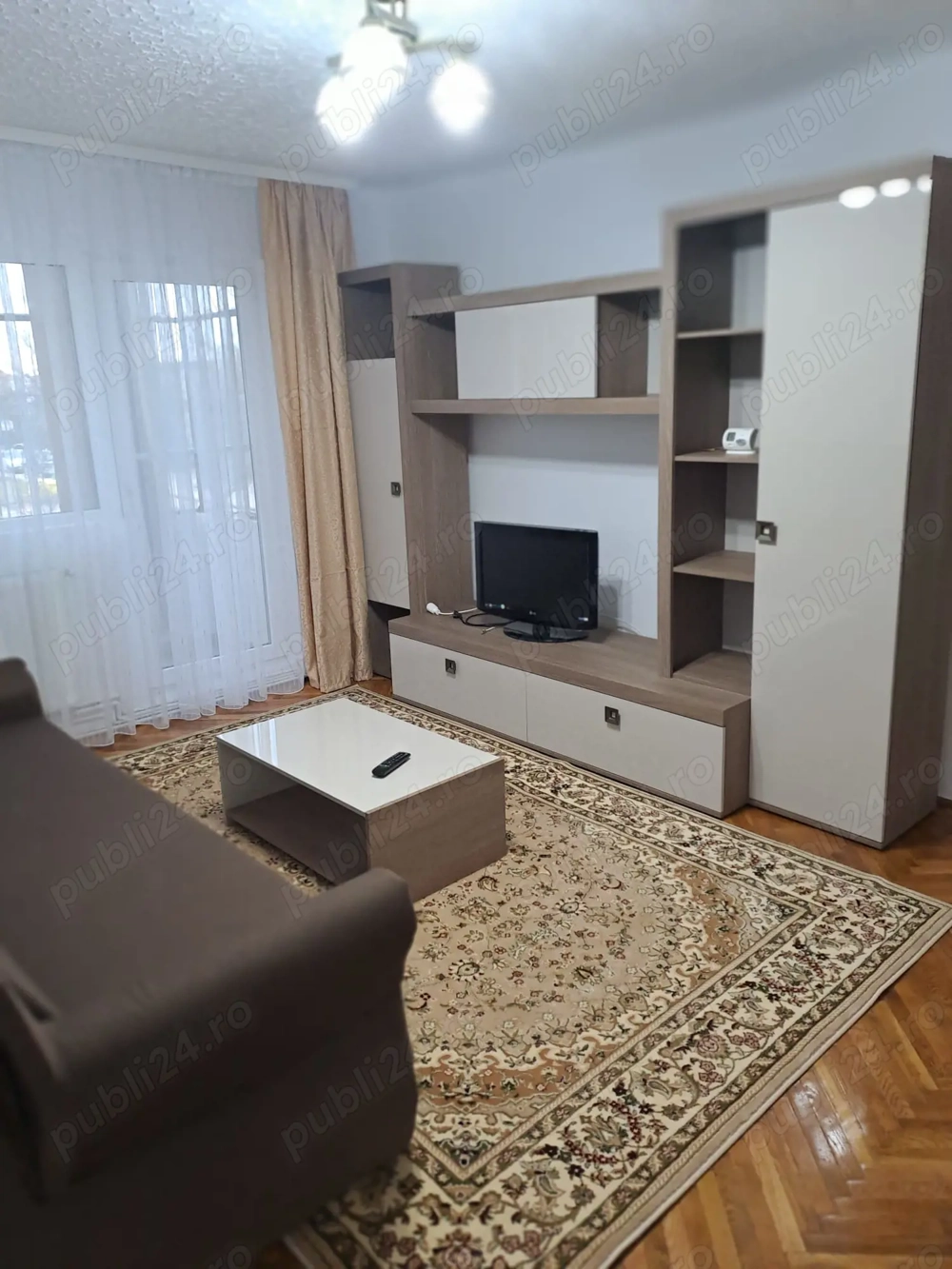 Inchiriez Ap 2 Camere Malul Timisului Et 1  