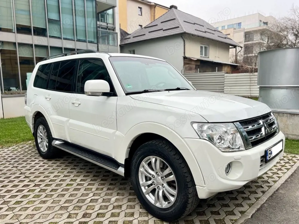   Mitsubishi Pajero   2012   Proprietar   Impecabilă  