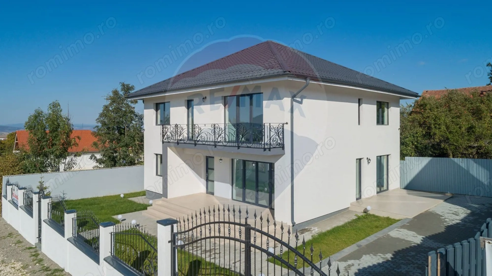 Casă / Vilă cu 5 camere de vânzare în zona Bunloc