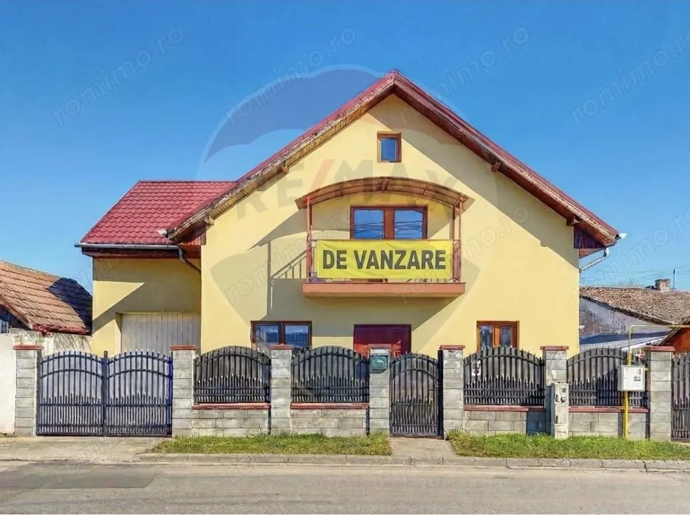 Casă / Vilă cu 6 camere de vânzare în zona Sagului