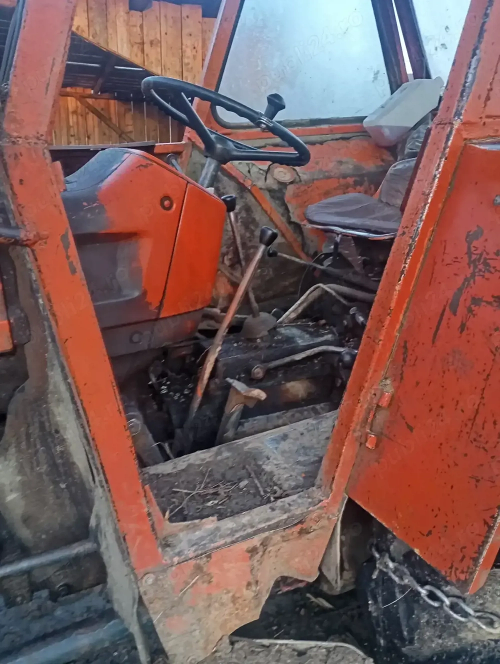 Vând urgent tractor fiat 750