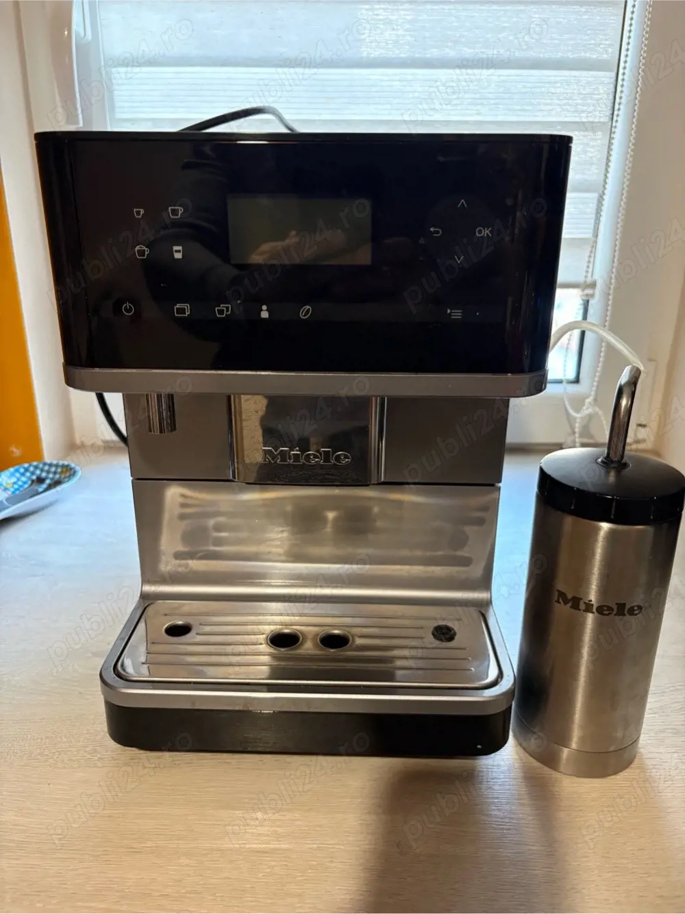 Vand Expresor Miele Model CM63