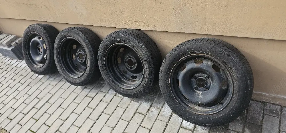 Anvelope Pirelli 185 65 15 vara cu jante tabla Peugeot