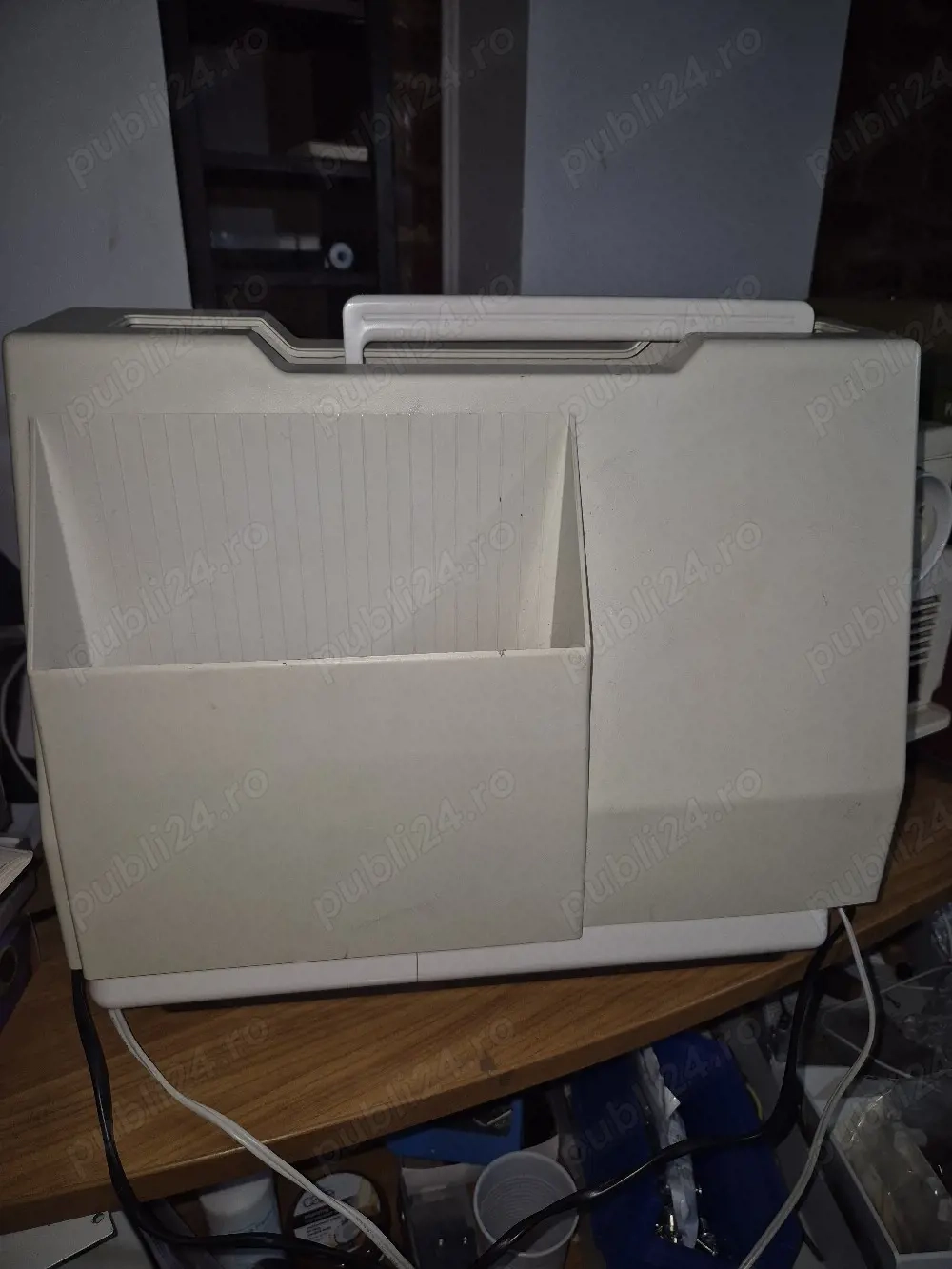 VÂND mașini de cusut 