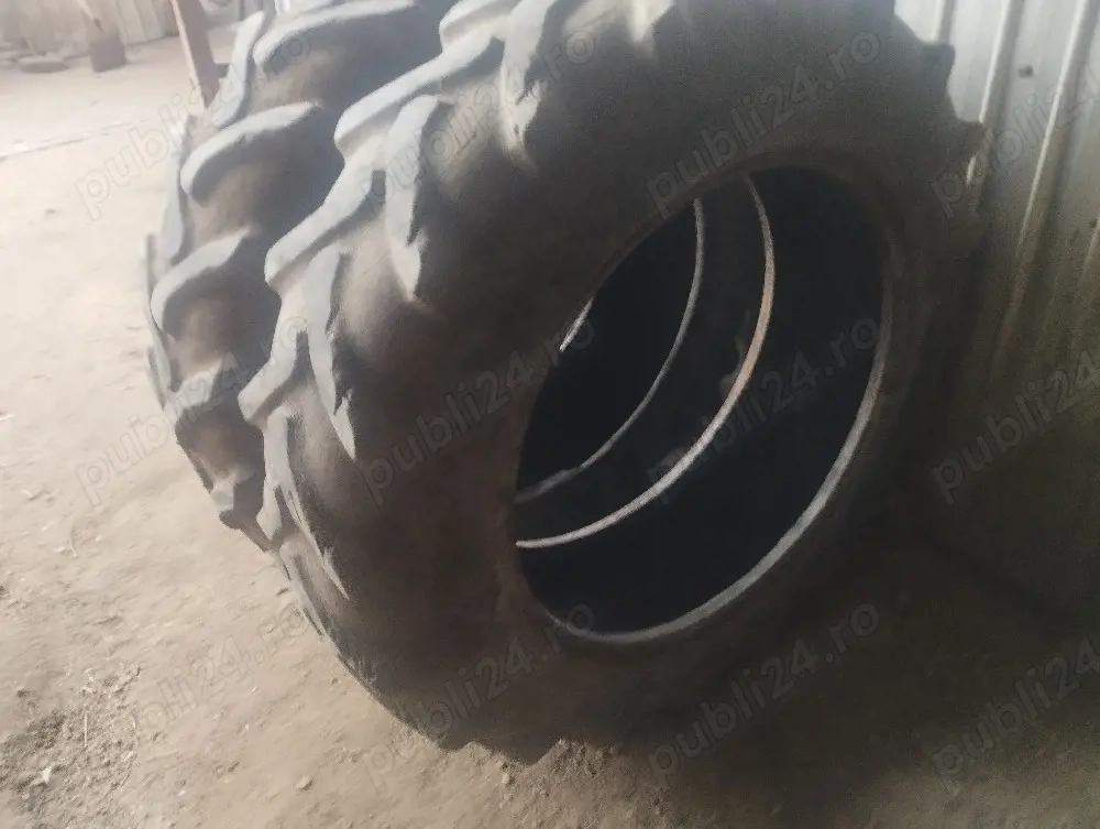 Cauciucuri tractor Fiat 445