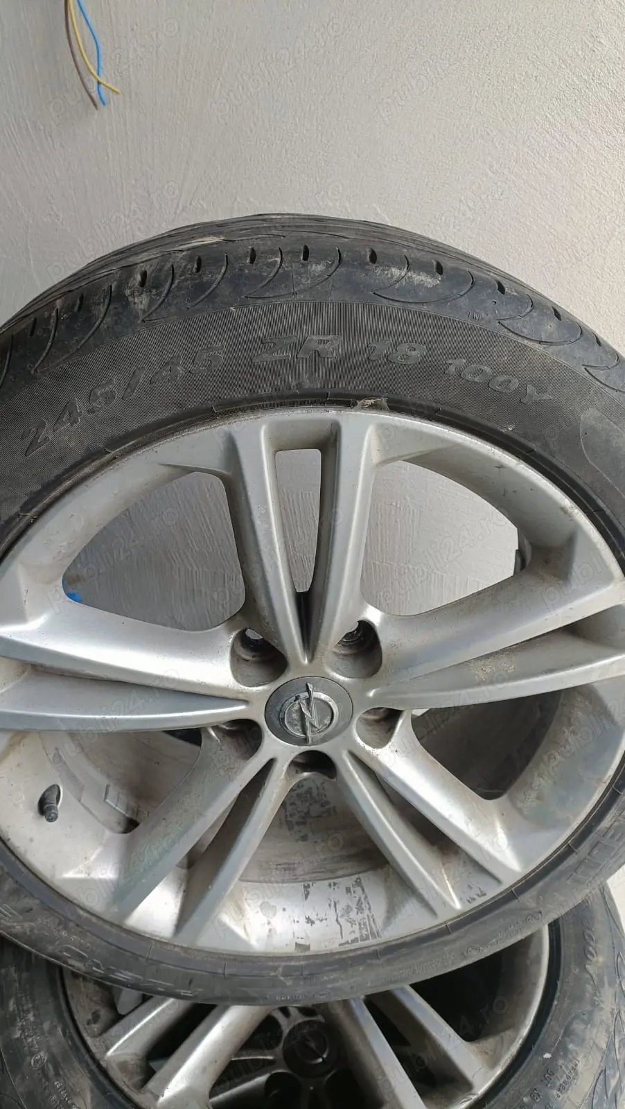 Roți vară 245/45 R18 