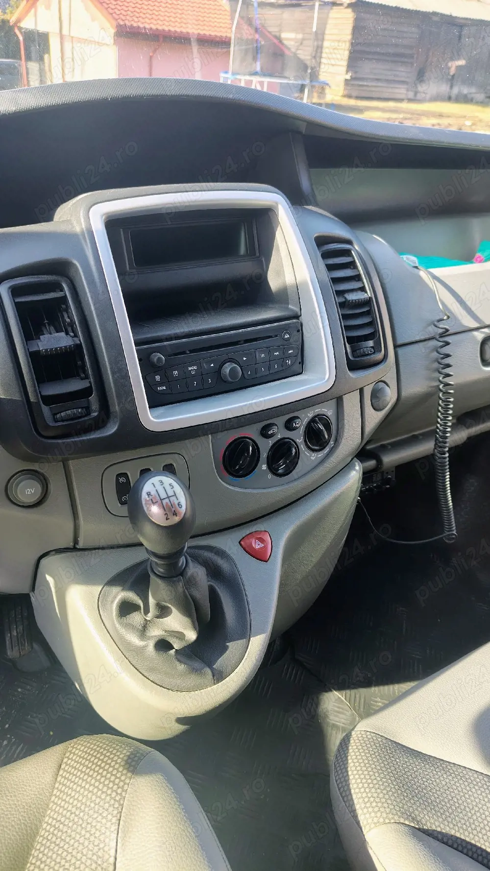 Vând Opel Vivaro 9 locuri