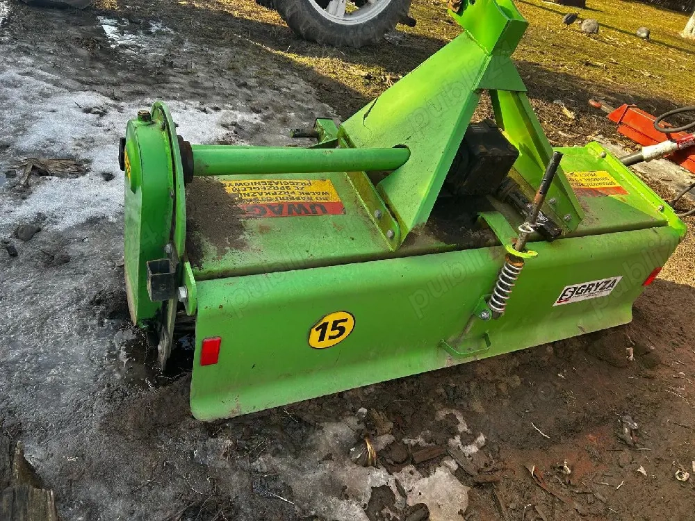 freză pamant tractor