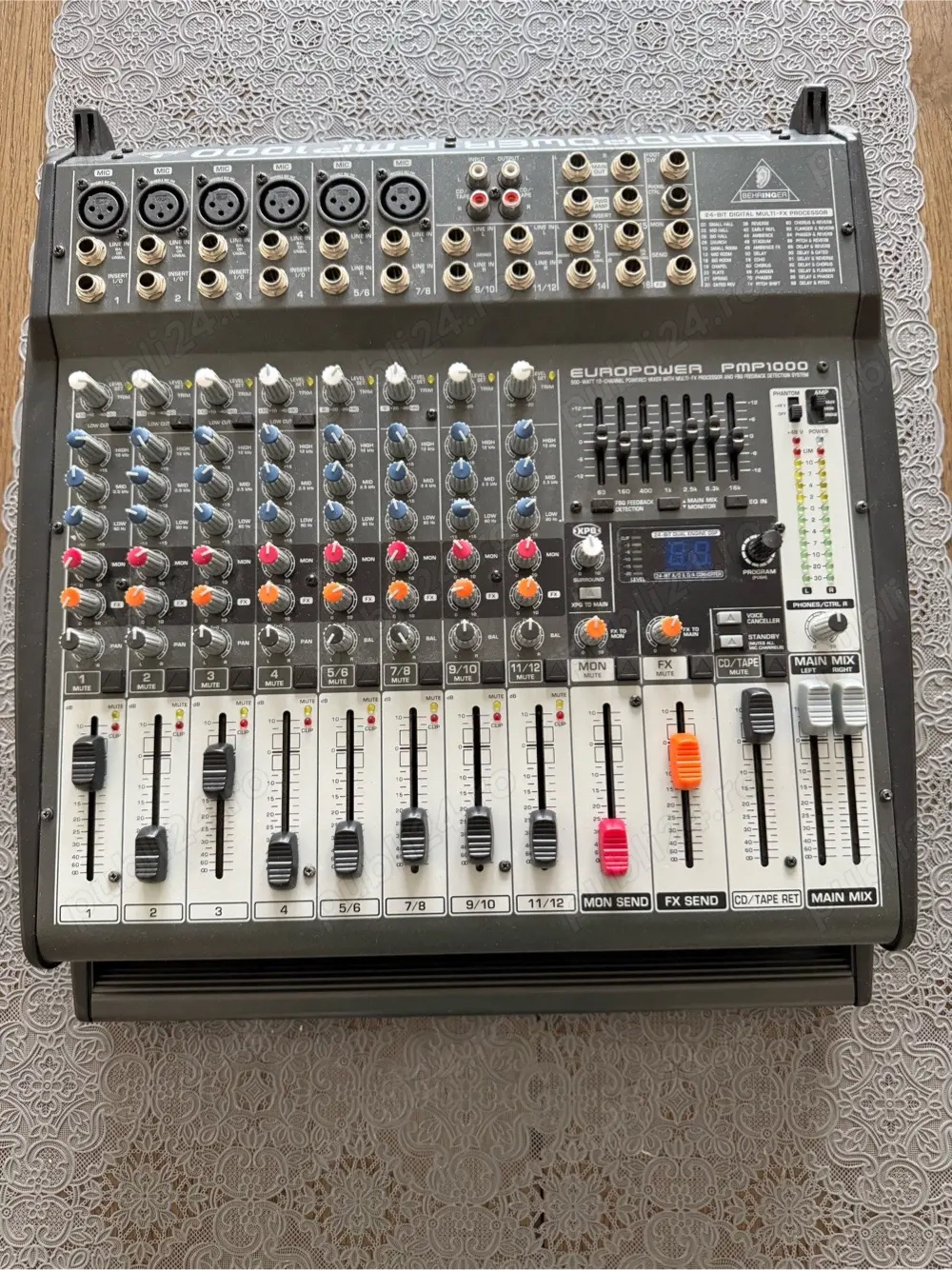 Mixer Behringer Europower PMP 1000