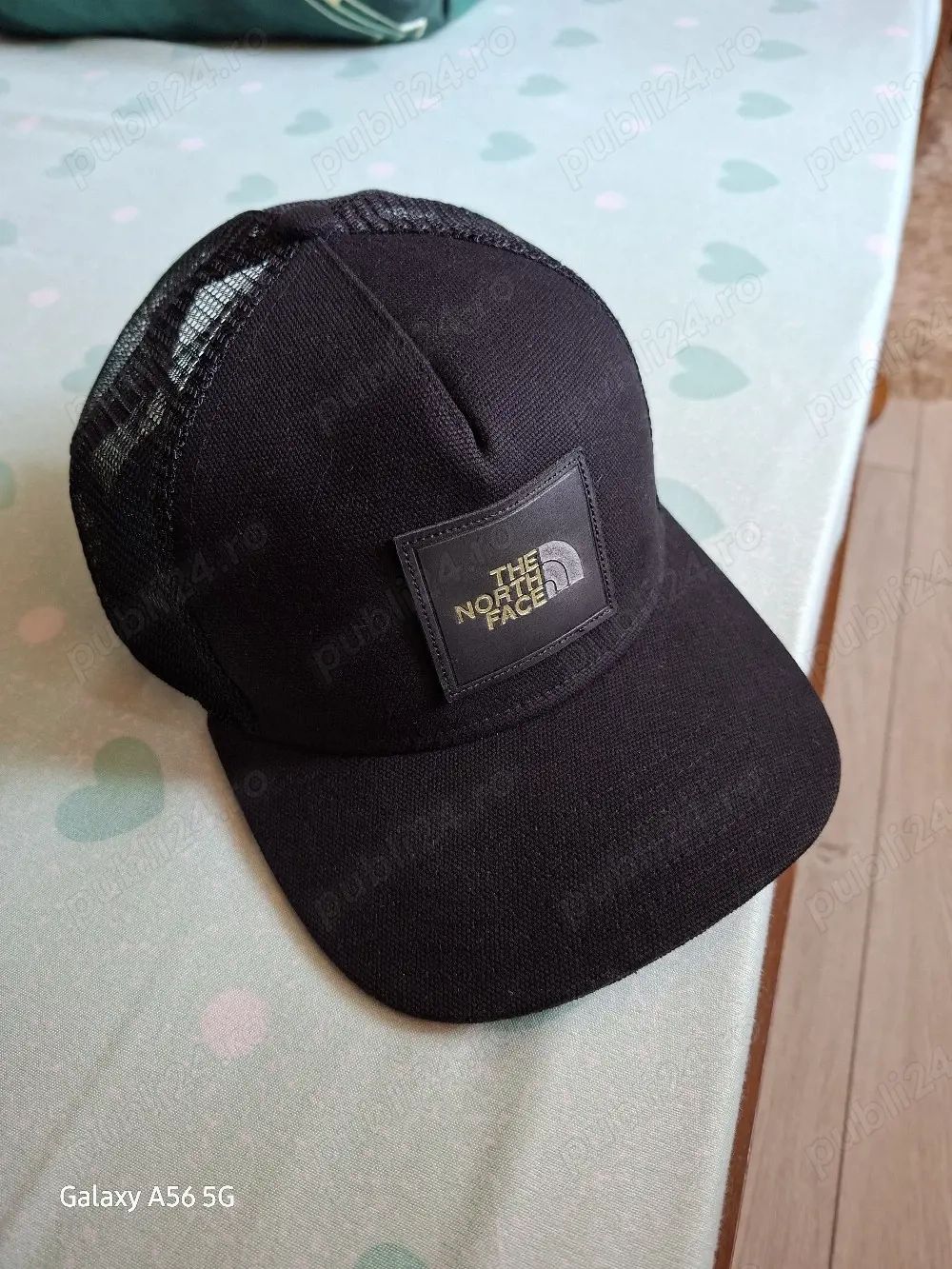 Se vinde Sapca ,Oglinda cu camere si ochelari 