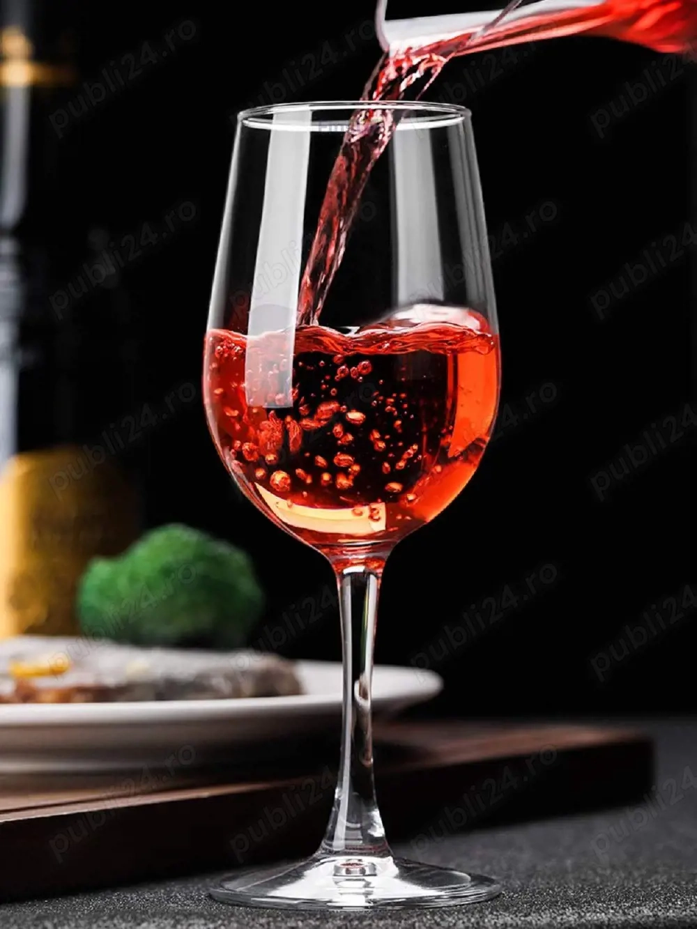 Vand vin nalural struguri Ananas