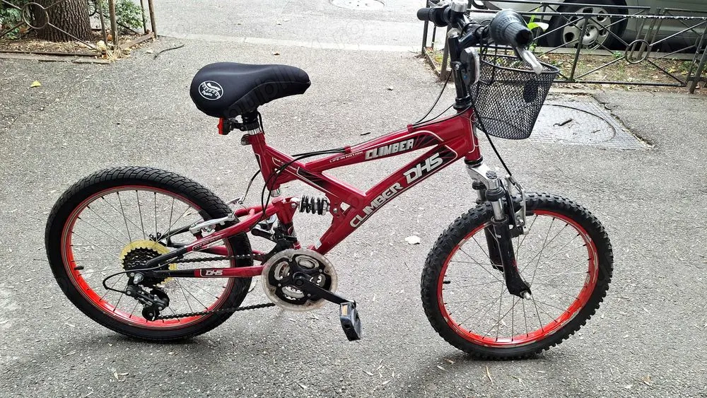 Bicicleta DHS cu suspensii