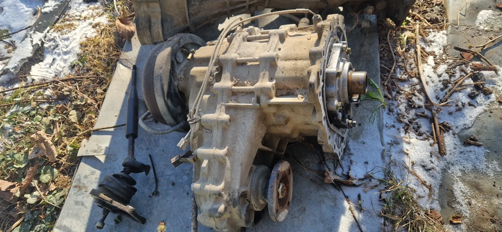 Cutie transfer + cutie viteze Nissan patrol y61 2.8