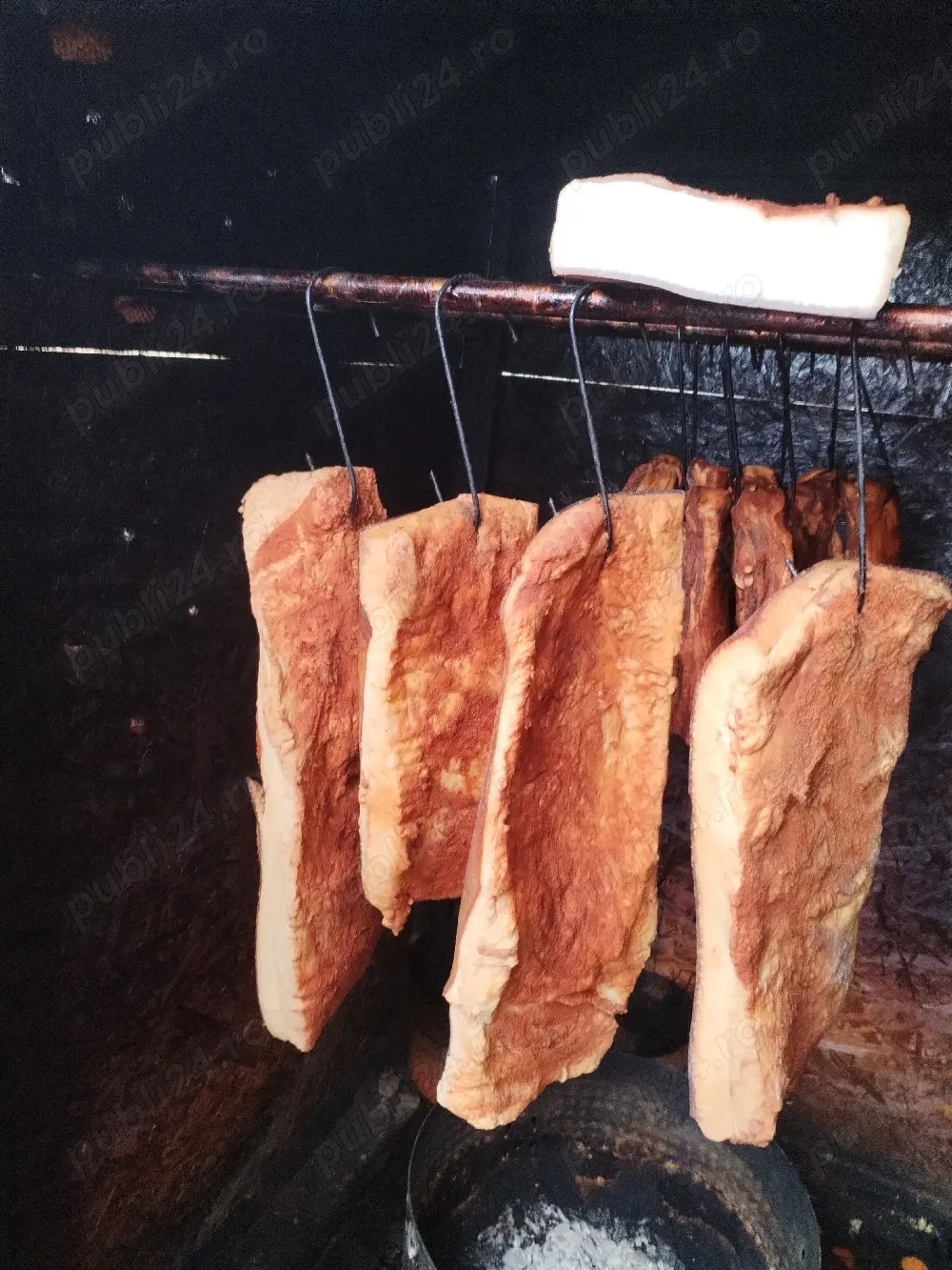 Vând slănină afumata