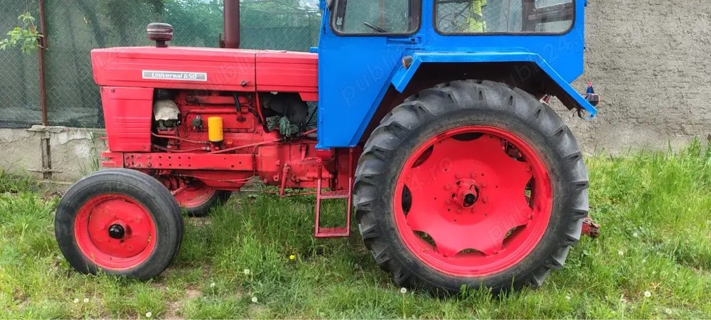 tractor universal u650