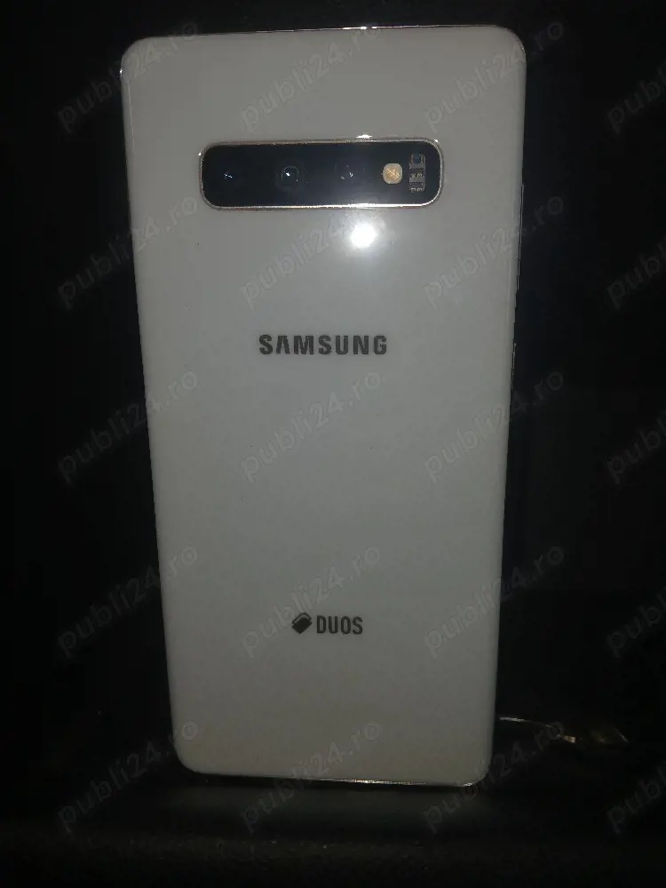 telefon S10 plus baterie noua din fabrica