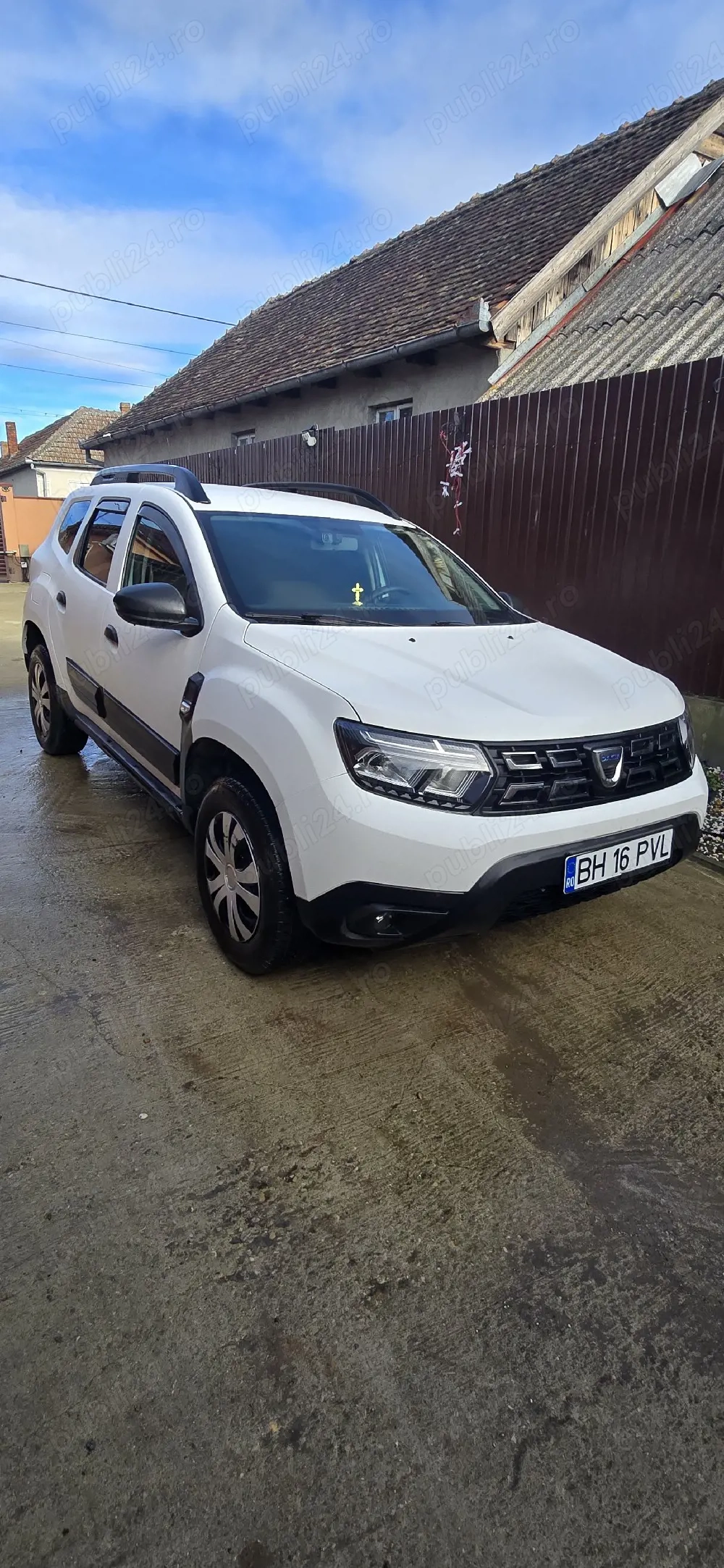 vând Dacia Duster 