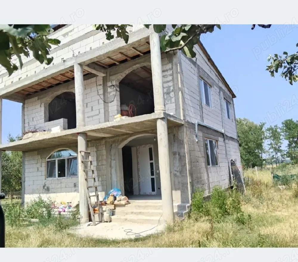 Casa de vanzare in comuna Scaesti 
