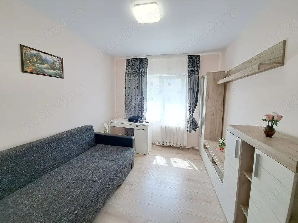 vand apartament 4 camere 