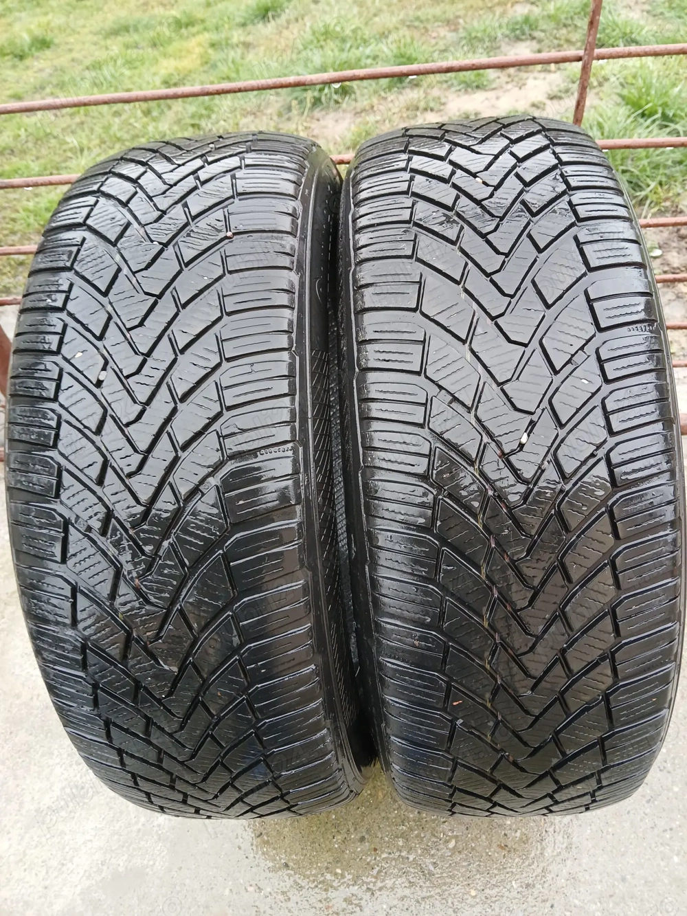 Vând două anvelope Continental 205/55/16 M+S