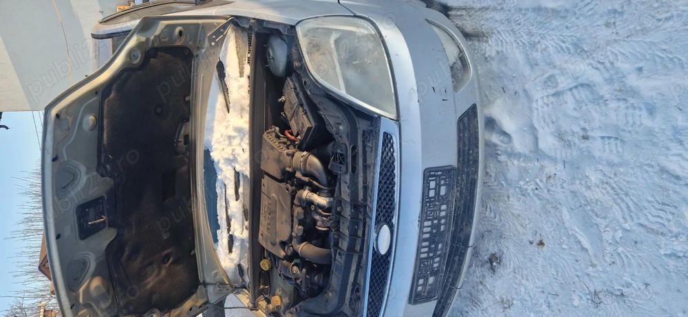 Dezmembrez Ford Fiesta motor 1.6 tdci