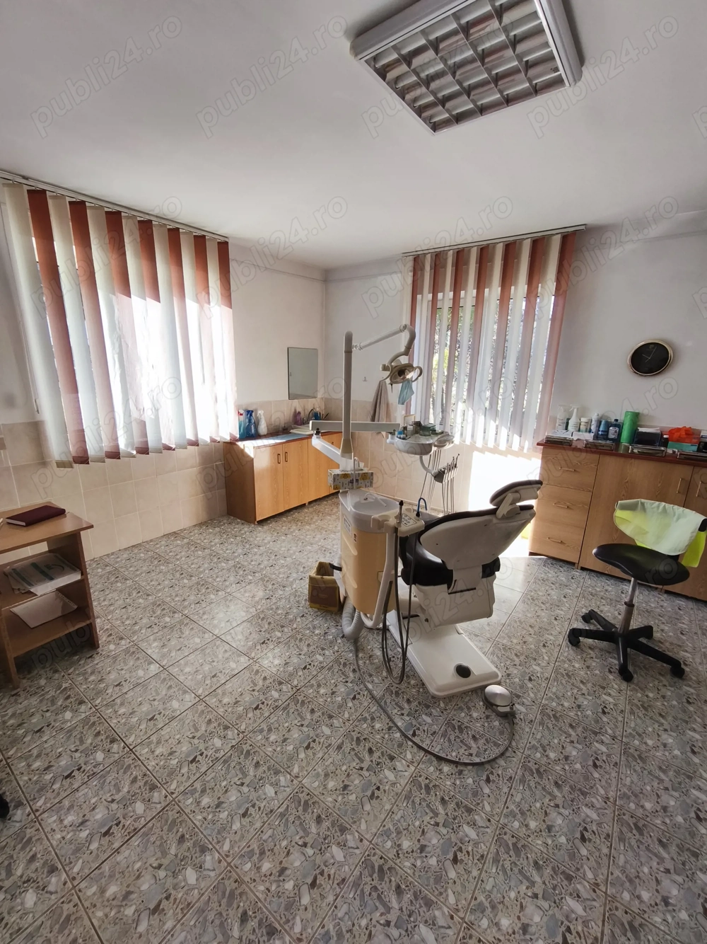 Vand sau schimb cu auto - Cabinet stomatologic complet utilat, jud. Vrancea