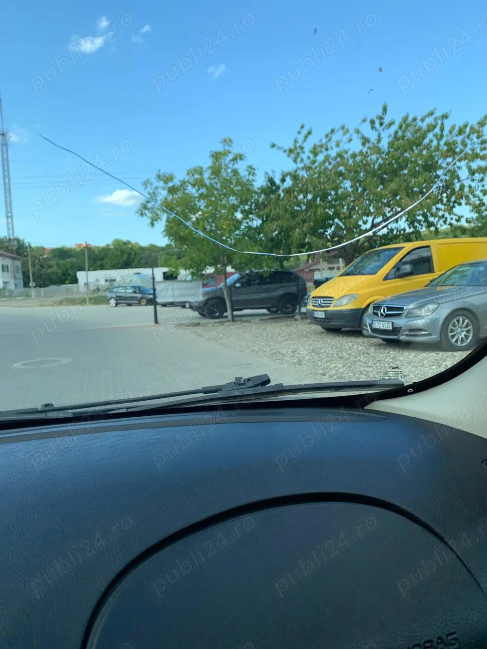 Vând Alfa Romeo 147