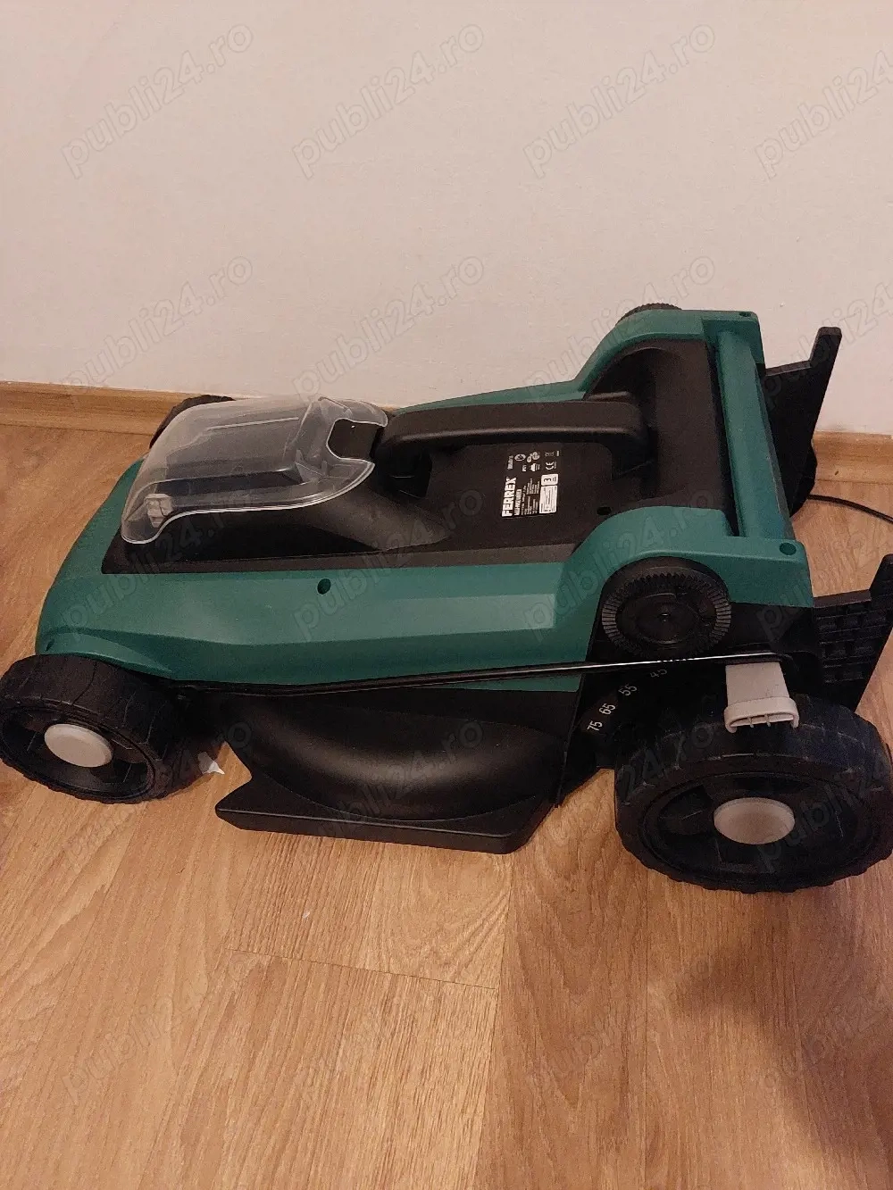 Masina de tuns gazonul FERREX cu baterie 5 Ah