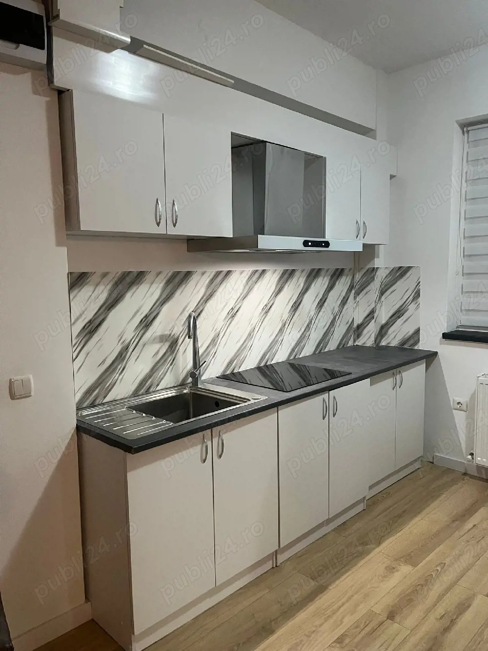 Închiriez garsonieră 