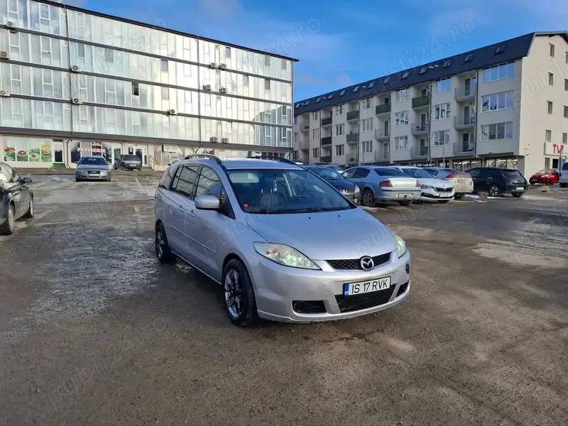 Mazda 5.   7 locuri 