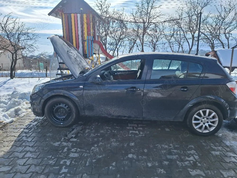 dezmembrez opel astra h 17 