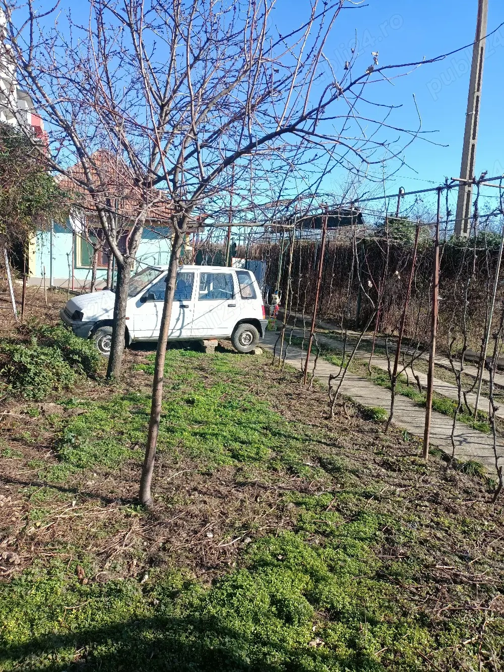 Proprietar,Girocului,Casa Caramida din 1980,Teren 400 mp,FS=10 m ,Apa,Gaz,Canal,Pret  160.000 E Neg 