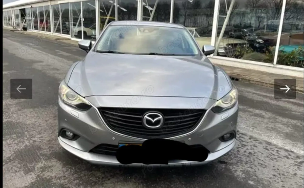 Vând mazda 