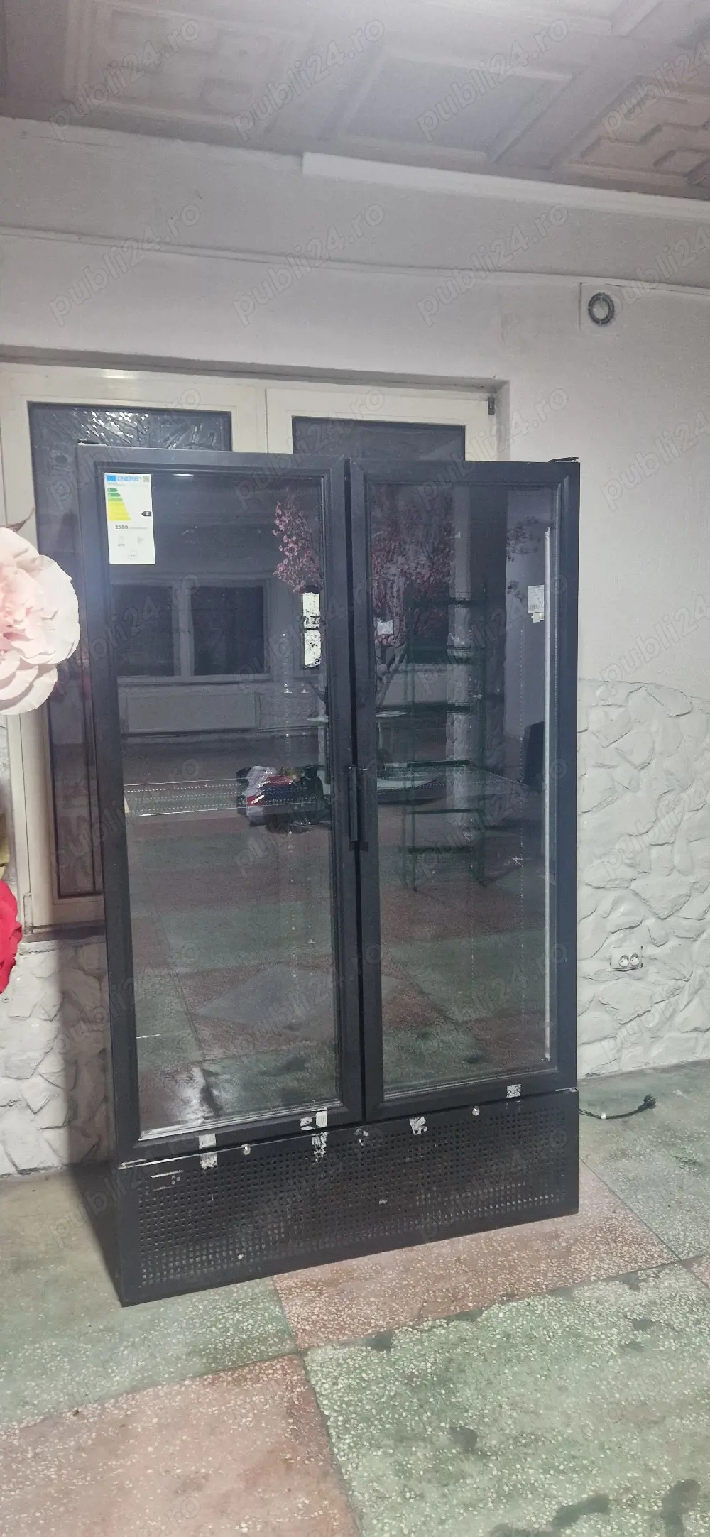 Vand Vitrina frigorifica!