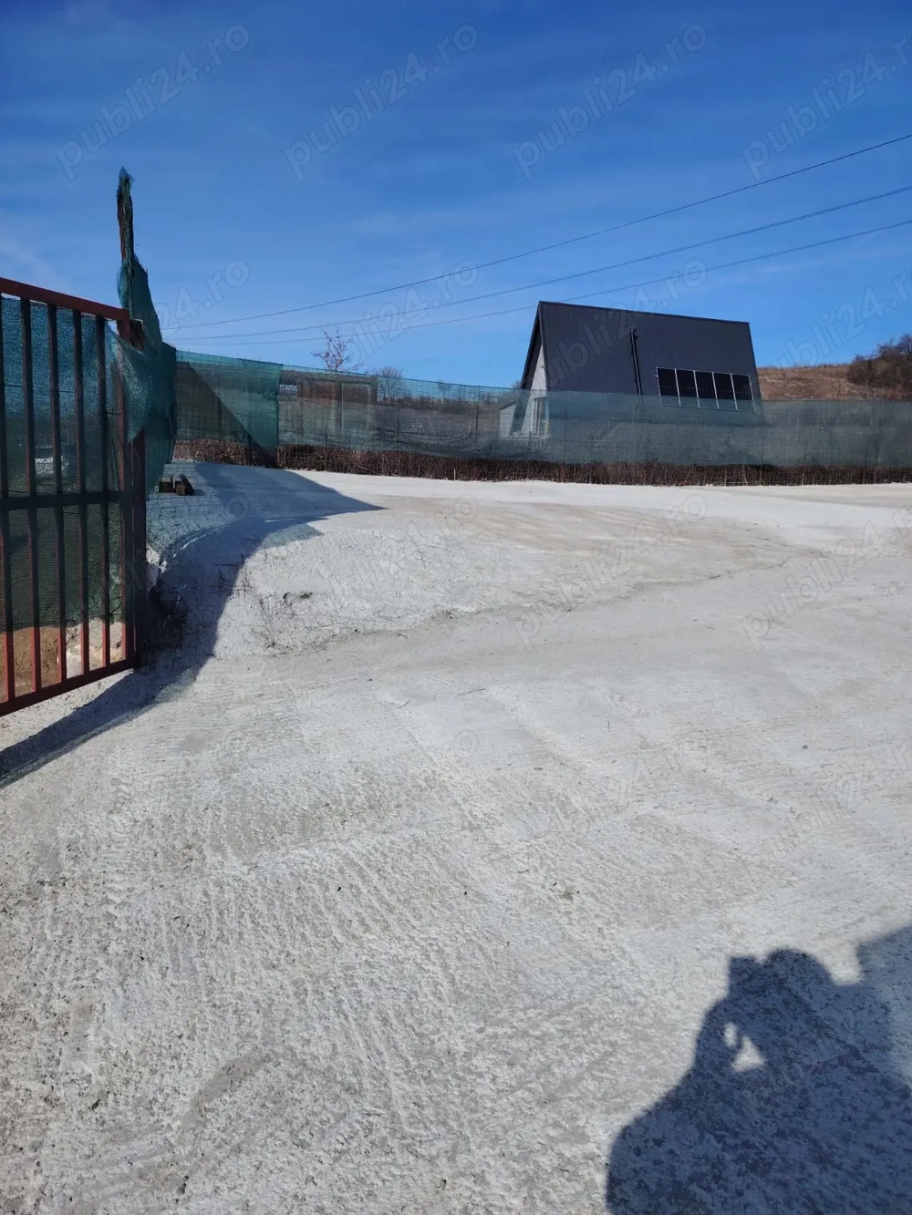 Inchiriez teren platforma betonata