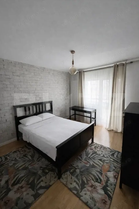 Apartament 4 camere, decomandat, 82 mp, 2 bai, etaj intermediar, Manastur