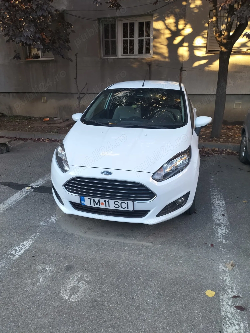 Vând Ford fiesta urgent