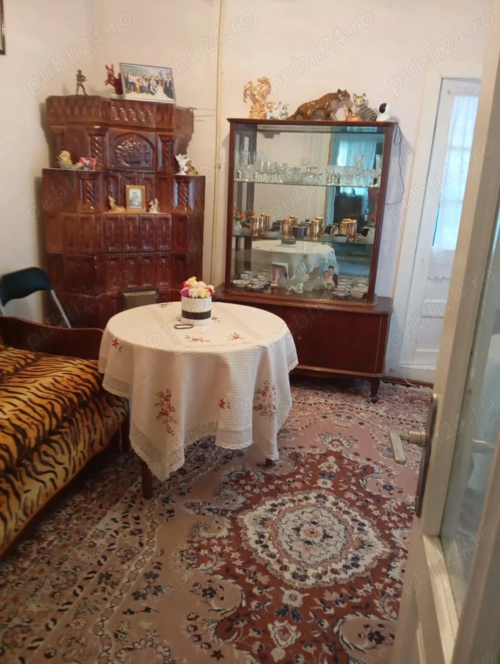 casa 2 camere, bucatarie, baie, beci, garaj