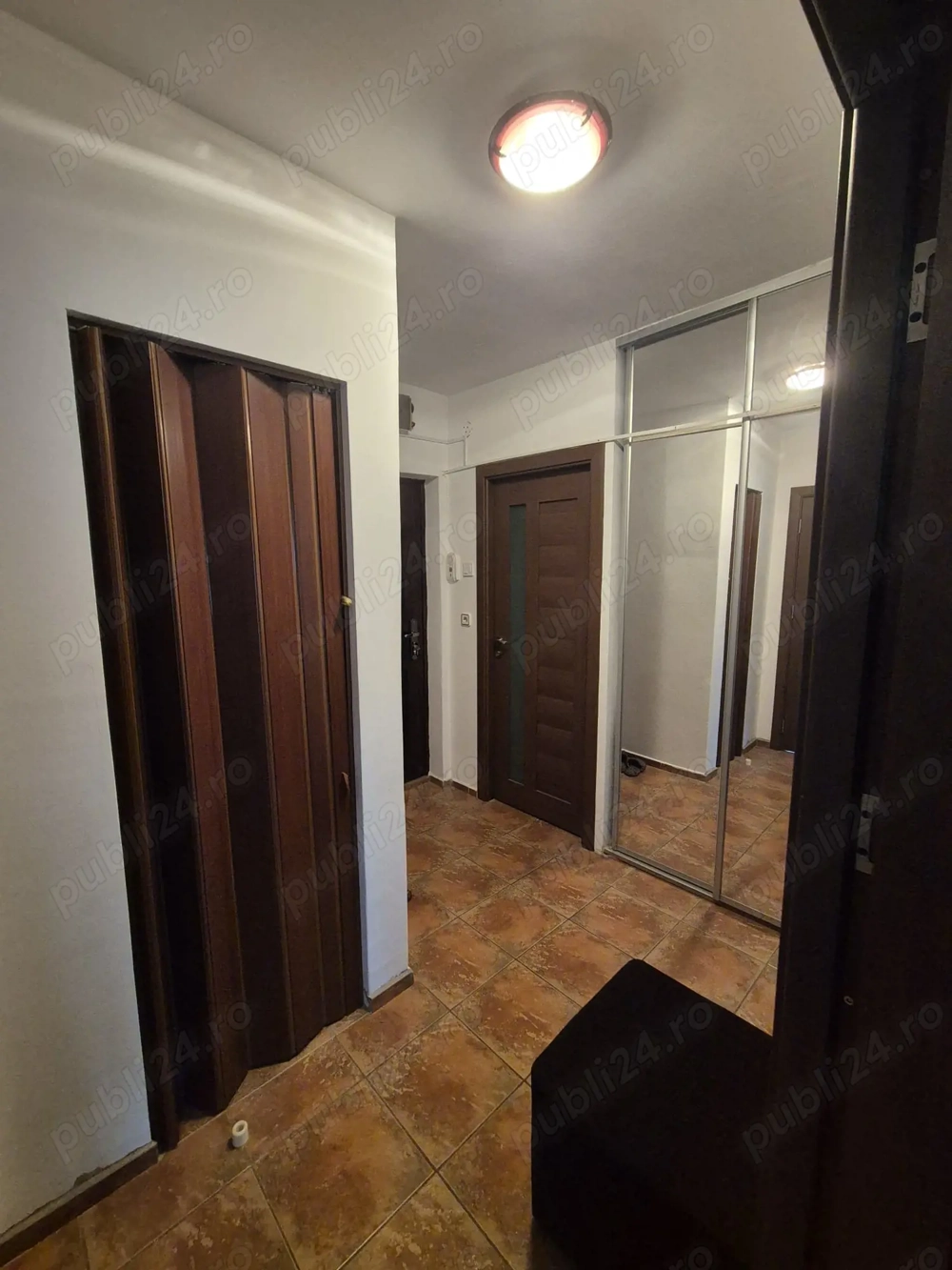 Vând apartament 2 camere, decomandat, bdul. Nicolae Bălcescu