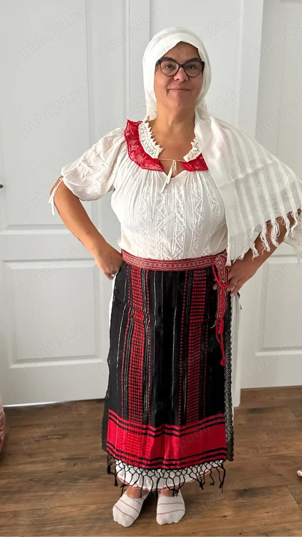 costum popular traditional 