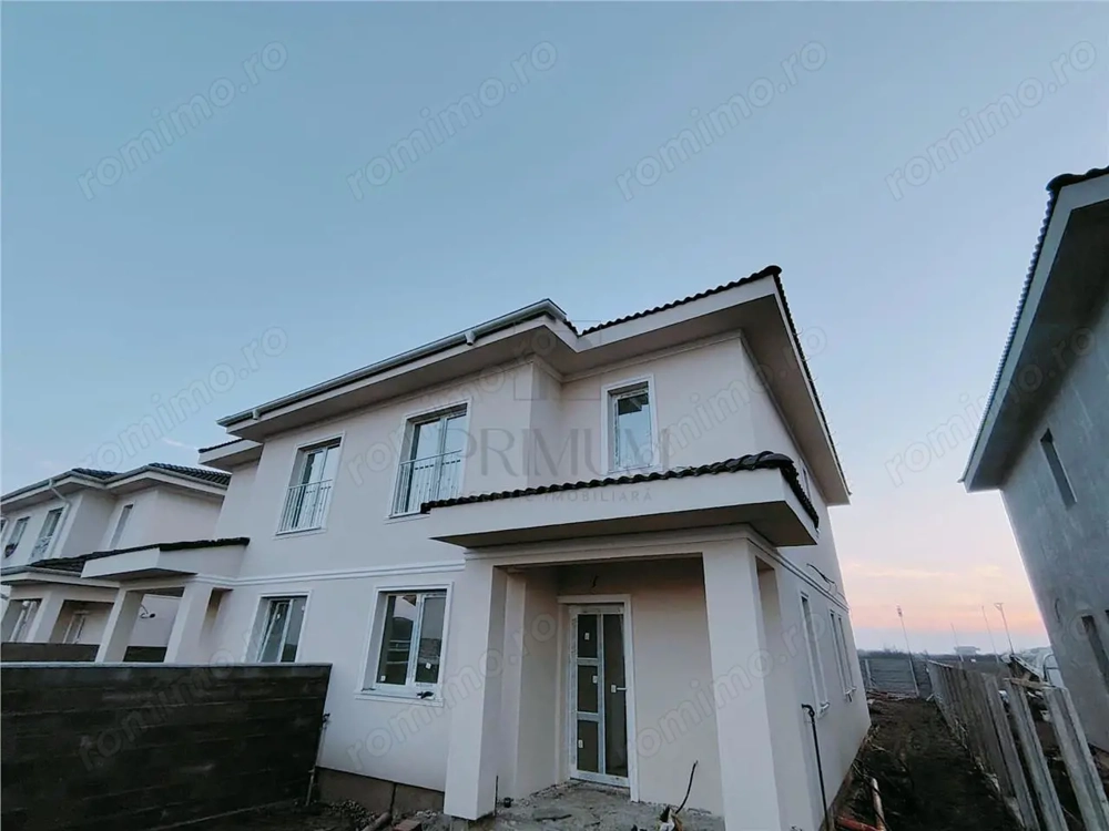 Duplex spatios - bucatarie inchisa - zona in plina dezvoltare.