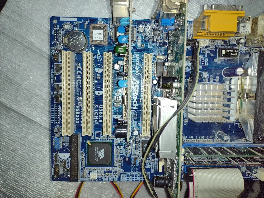 Placă de bază, cu placă video dedicată