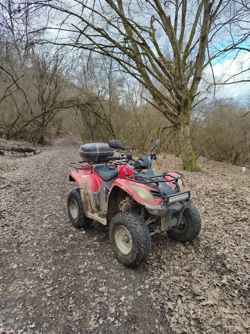 Vând atv kymco 300 în stare bunâ