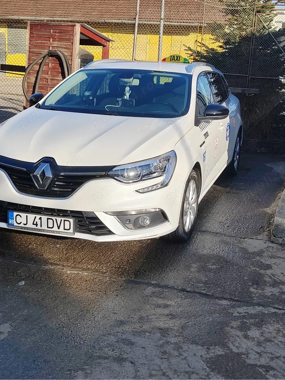 Firma taxi + Masina Renault Megane 2019