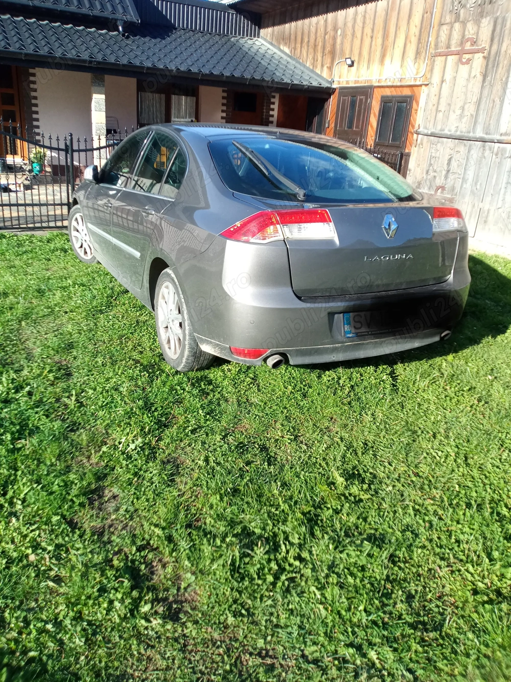 Renault laguna 3 ,2400 euro negociabil , piele alcantara,senzor parcare,keyless,etc