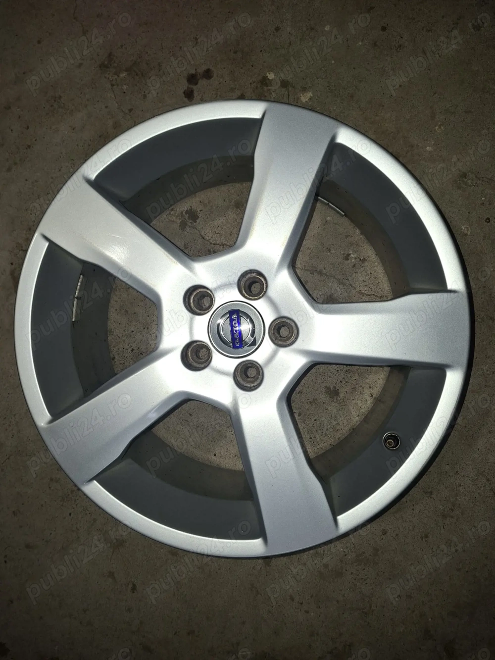 Vand Janta originala Volvo pe 18”