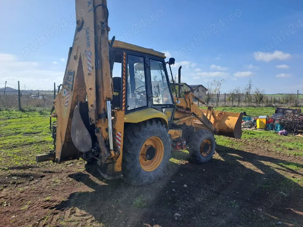 Buldoexcavator JCB 3CX funcțional   pentru dezmembrări   picon + cupe